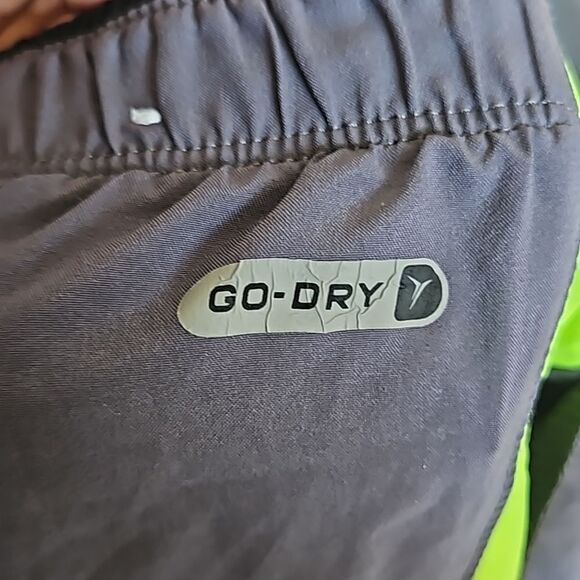 Old Navy Men's Go-Dry Shorts & T-Shirt Gray/Green Medium/XL - Picture 4 of 16